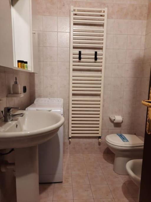 Апартаменты La Casa Di Davide Con Giardino E Garage Верона Экстерьер фото